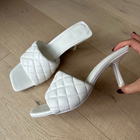 White heeled mules - Picture 3 of 7